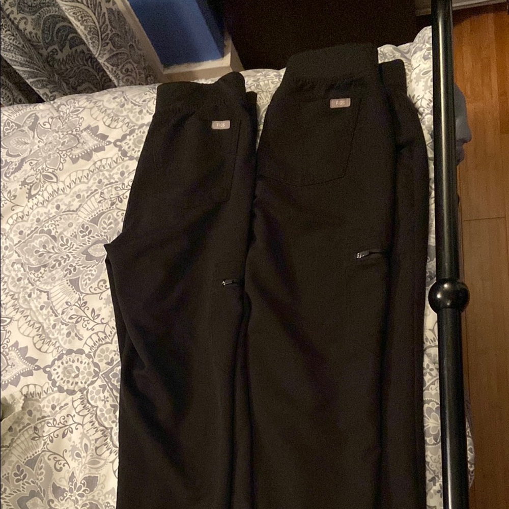 2 pairs of xs petite figs joggers